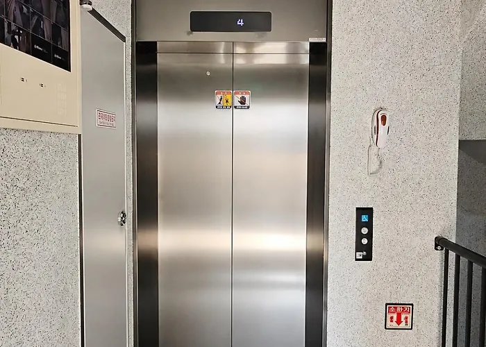 Family 2br Near Hongdae & Sinchonㅣhana Seoel