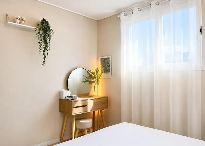 Family 2br Near Hongdae & Sinchonㅣhana Seoel